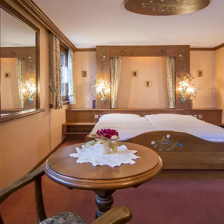 Olympia Saas-Almagell